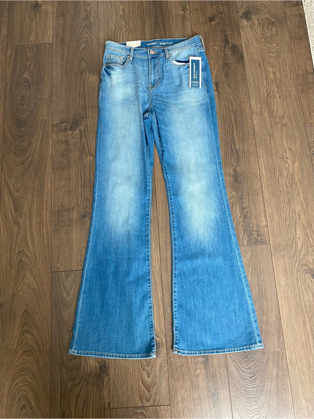 NWT Old Navy Light Blue Flare Jeans, size 8